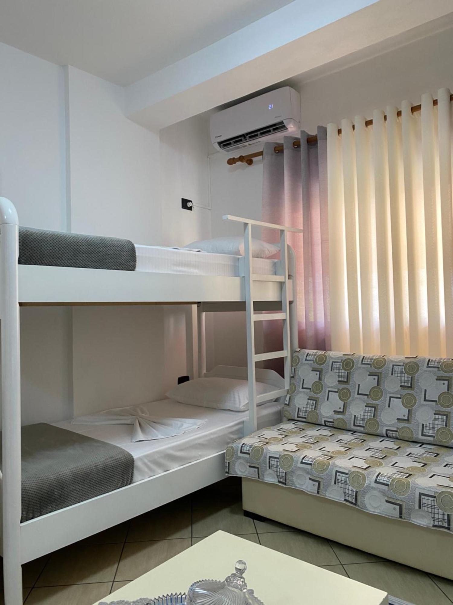 Appartement Rikardo Apartament à Vlorë Extérieur photo