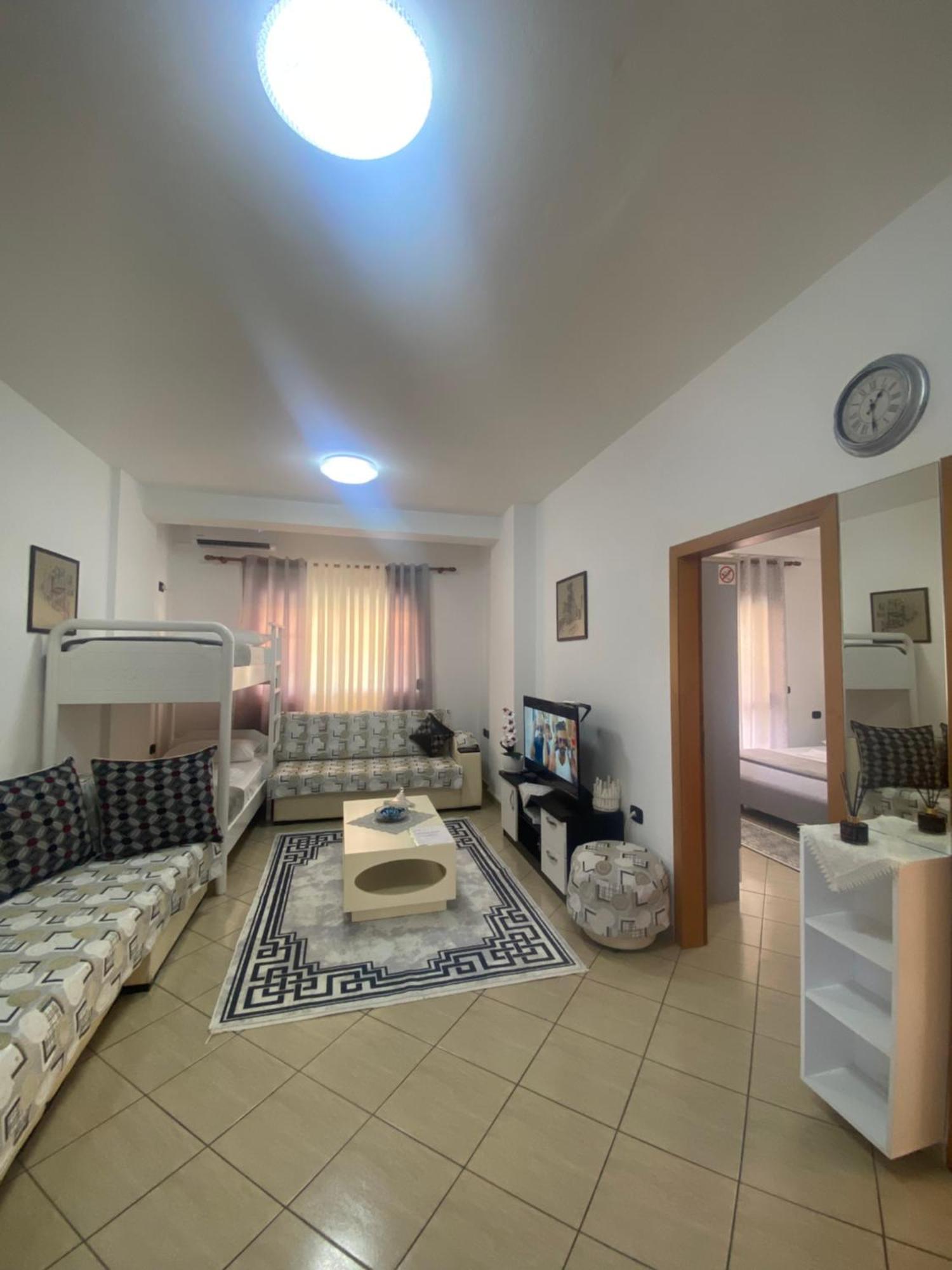 Appartement Rikardo Apartament à Vlorë Extérieur photo
